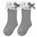 Calcetín Alto con Puntilla Bebé Niña – Gris Claro